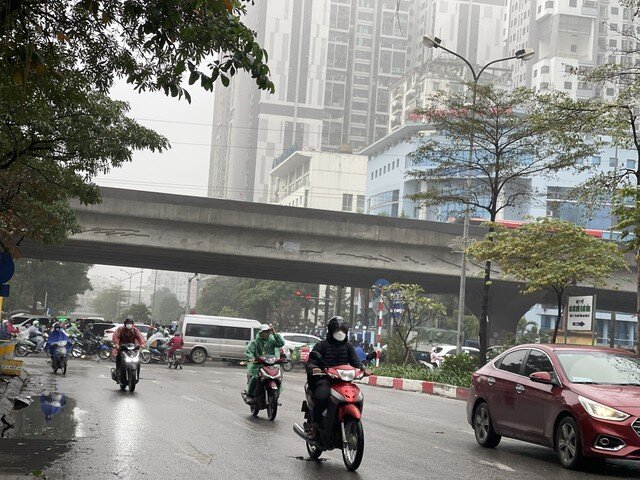 Theo dự báo thời tiết, sáng nay miền Bắc vẫn có mưa. Ảnh: T.H