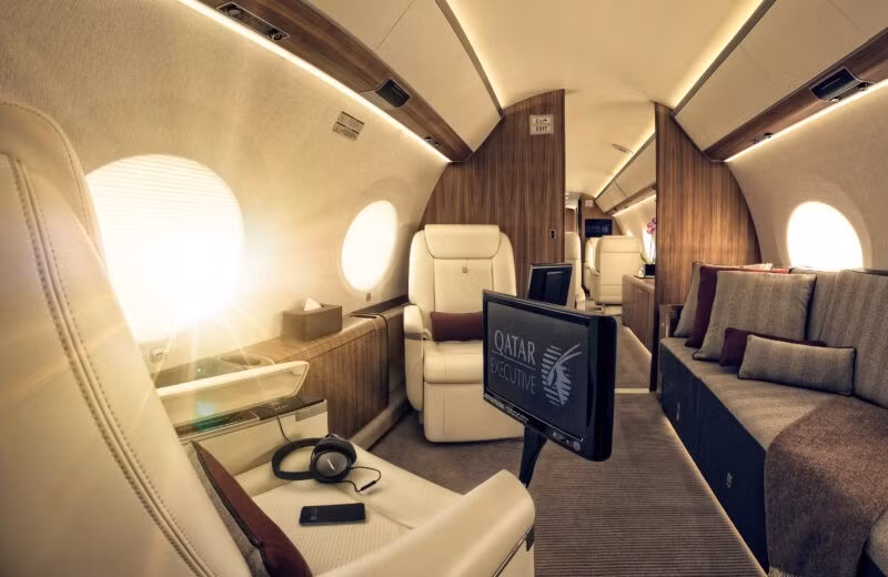 Cửa sổ lớn giúp cabin của chiếc G650ER thoáng đãng, tràn ngập ánh sáng.
