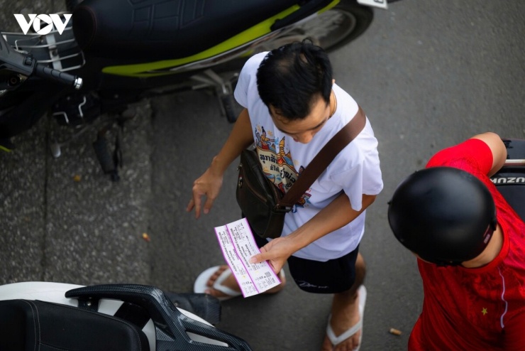  Giá vé đang biến động liên tục theo từng thời điểm, chủ yếu tăng theo chiều hướng “phi mã”.