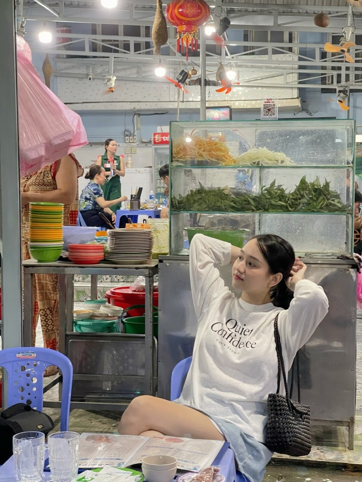 Ảnh sao 28/8: Lê Phương bày tỏ tình yêu với mẹ dịp lễ Vu Lan - 9