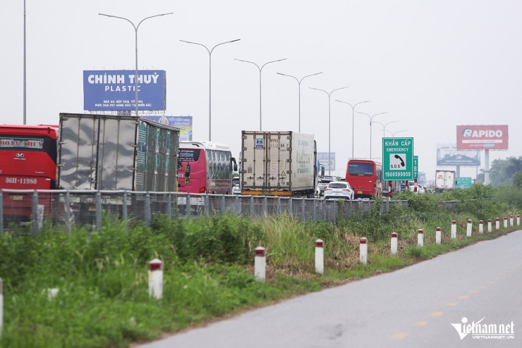 Cửa ngõ phía Nam Hà Nội ùn tắc từ sáng sớm ngày đầu nghỉ lễ 2/9 - 7