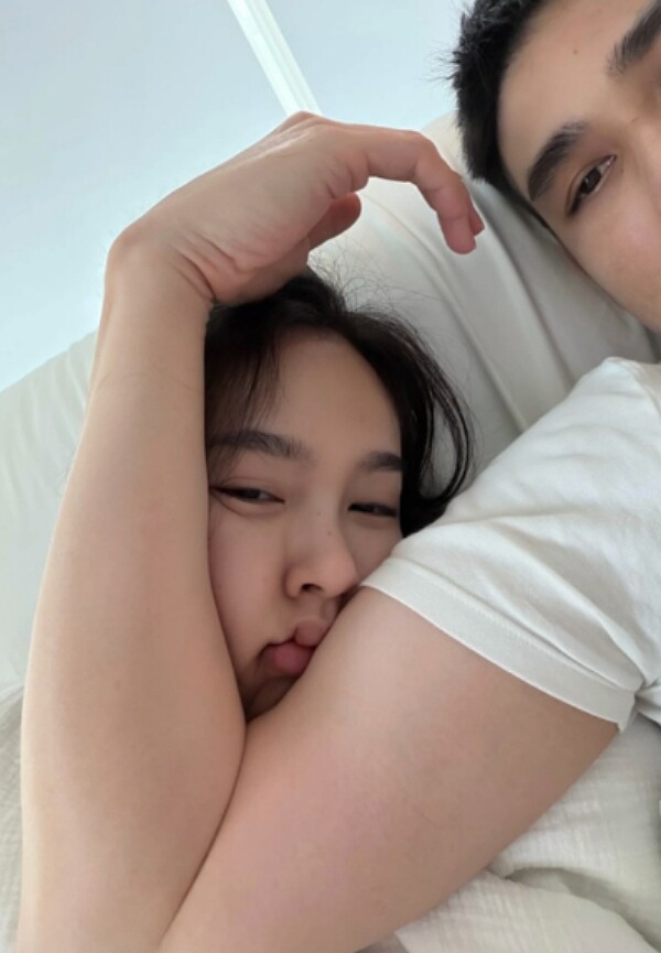 Hôn nhân ngọt ngào của 'sao chuyển giới đẹp nhất Thái' Nong Poy - 1