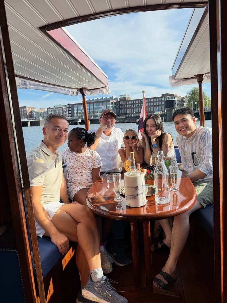 Hôn nhân ngọt ngào của 'sao chuyển giới đẹp nhất Thái' Nong Poy - 2