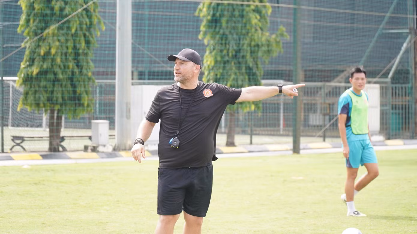 Lê Giang Patrik xỏ găng ra sân cùng Công an TPHCM, sẵn sàng chinh phục Siêu cúp Quốc gia - 12