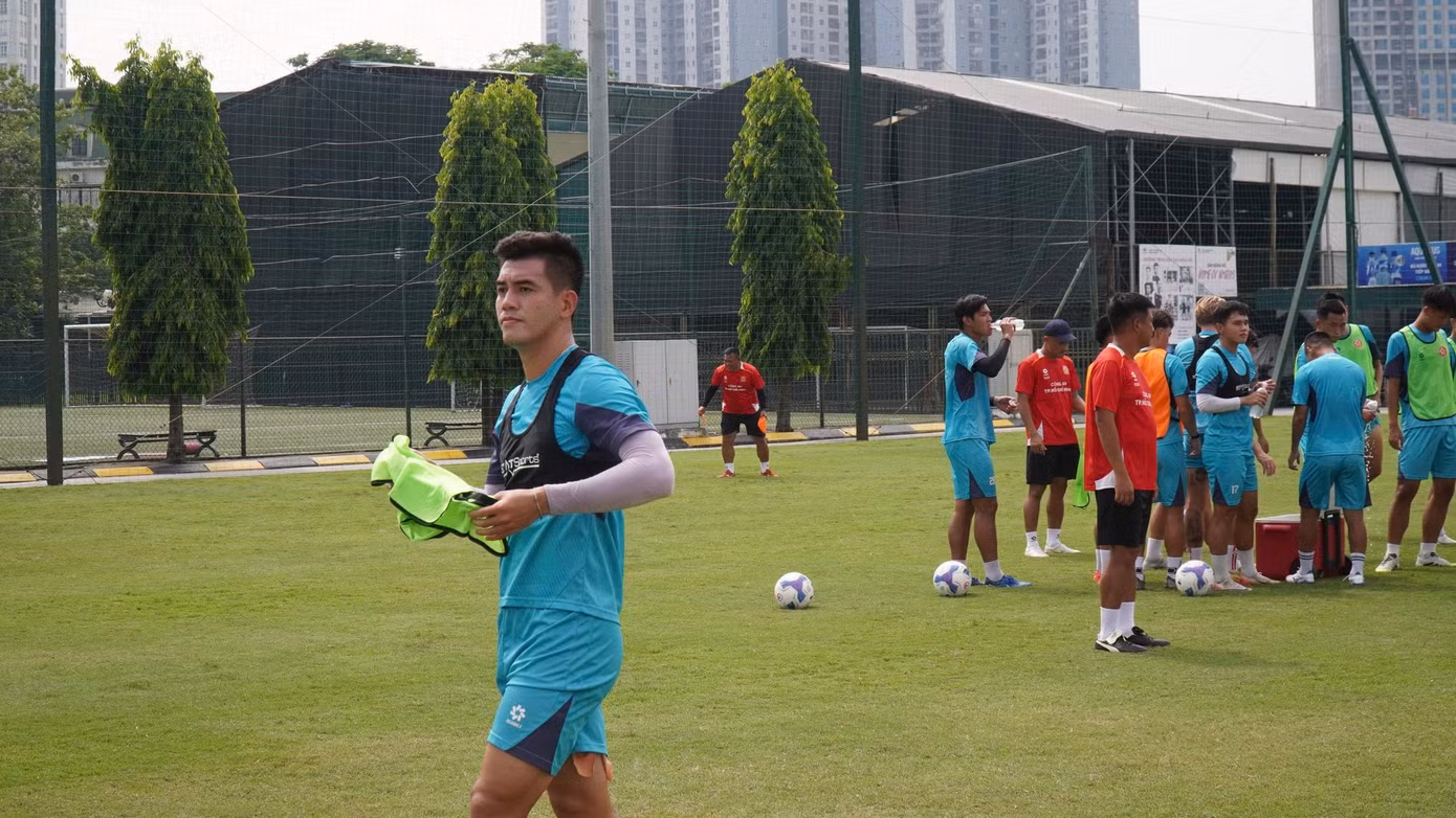Lê Giang Patrik xỏ găng ra sân cùng Công an TPHCM, sẵn sàng chinh phục Siêu cúp Quốc gia - 11