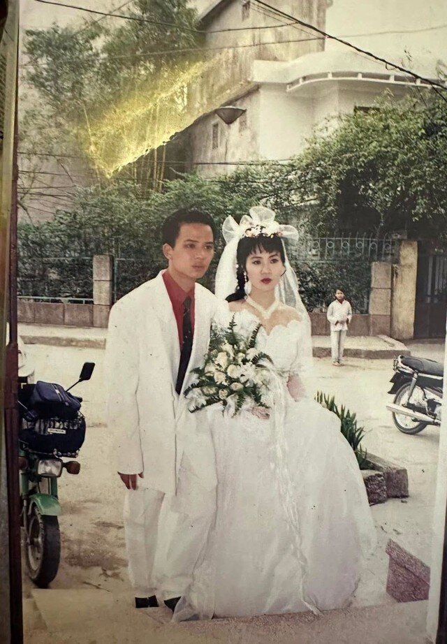 Ảnh cưới NSƯT Nguyệt Hằng - Anh Tuấn cách đây 30 năm gây sốt - 2