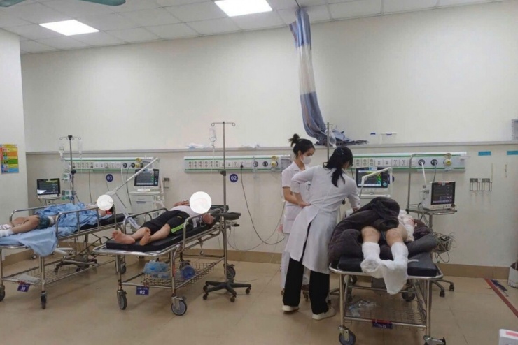 3 nạn nhân trong vụ nổ đang được cấp cứu ở Bệnh viện đa khoa Vĩnh Phúc.