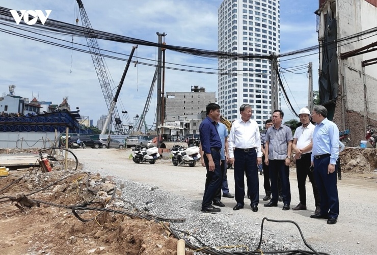 Tổng Bí thư, Chủ tịch nước kiểm tra Dự án Vành đai 1 đoạn Hoàng Cầu - Voi Phục.