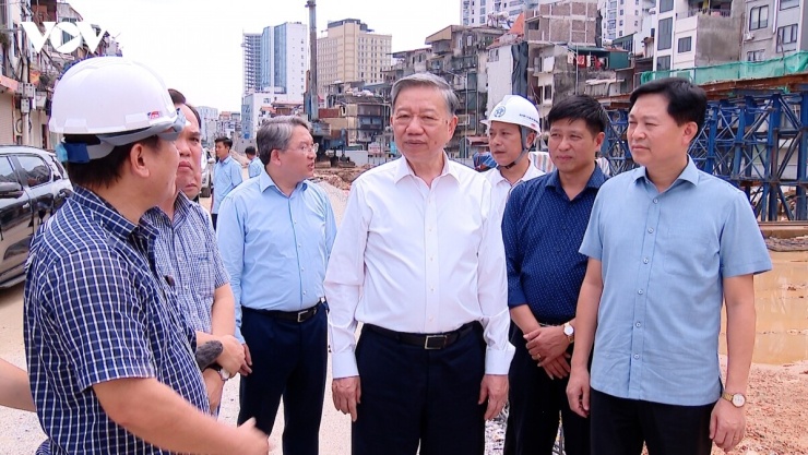 Tổng Bí thư, Chủ tịch nước Tô Lâm kiểm tra Dự án Vành đai 1 đoạn Hoàng Cầu - Voi Phục.