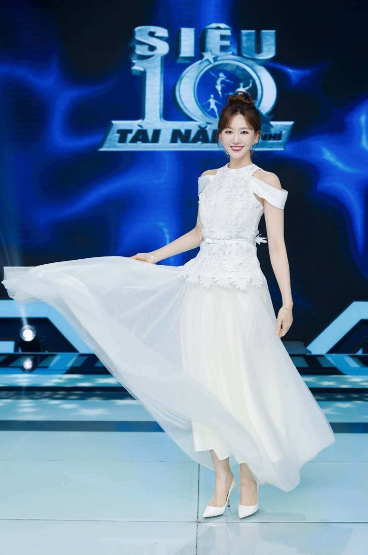 Ảnh sao 30/8: Giáng My khoe ảnh thời trẻ - 8
