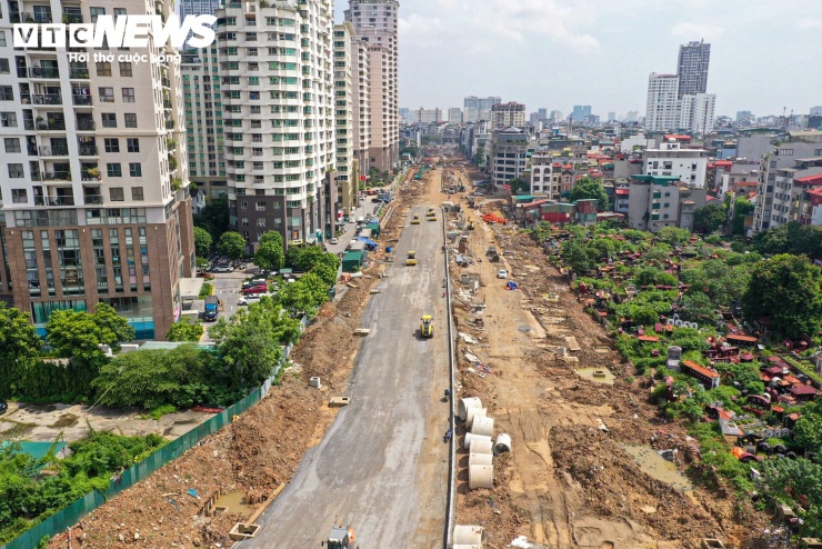 Vành đai 2,5 có tổng chiều dài khoảng 19,64km, bắt đầu từ khu đô thị Ciputra và kết nối tới nút giao Vành đai 3 gần cầu Thanh Trì. Tuyến đường đi qua nhiều khu vực của Hà Nội và được chia thành 13 đoạn để đầu tư.