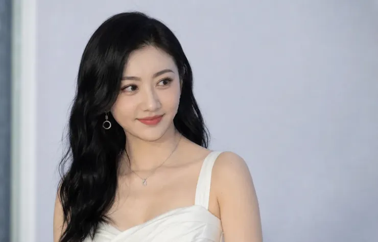 Diễn viên Trung Quốc Cảnh Điềm, 38 tuổi. Ảnh: Weibo