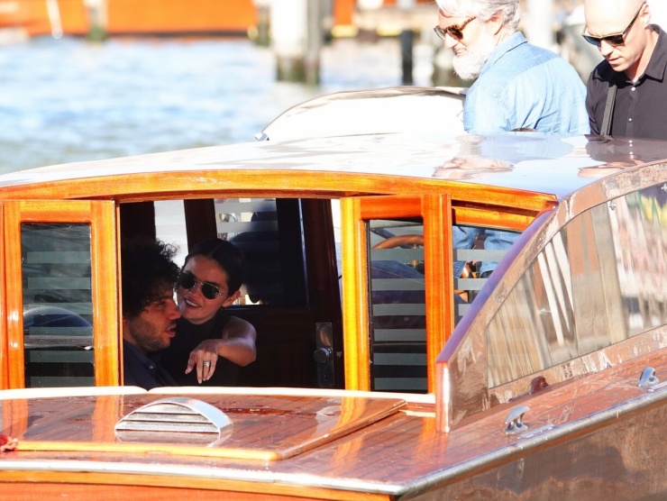 Selena Gomez và chồng du ngoạn Venice - 4