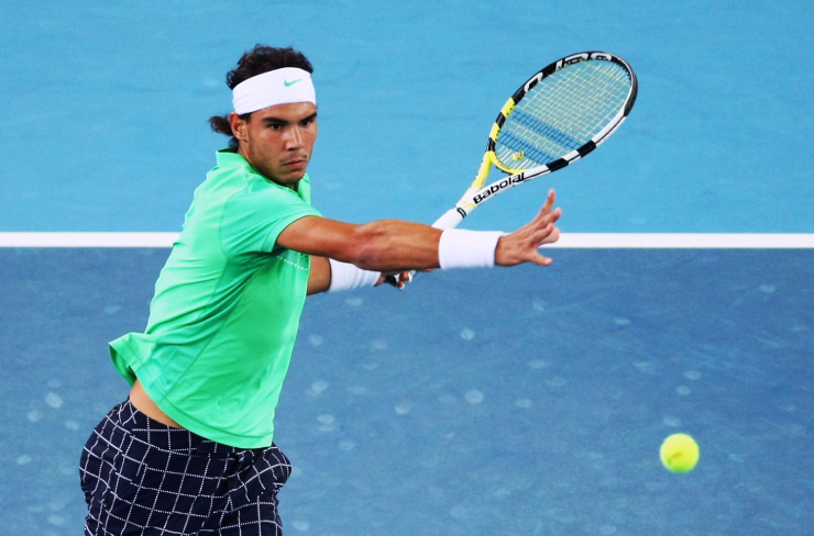 Nadal tạo độ xoáy khổng lồ nhờ thiết lập vợt có trọng lượng vung rất cao