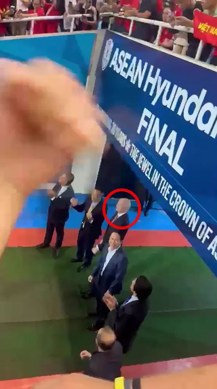 Chủ tịch FIFA Infantino đối mặt vụ kiện hình sự từ UEFA, bị CĐV lăng mạ ở Việt Nam - 2