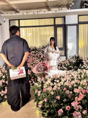 Cuộc sống sang chảnh của người đẹp showbiz Việt vừa được tình trẻ kém 11 tuổi tặng 6.863 bông hồng dịp sinh nhật - 2
