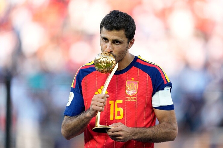 Real Madrid đang cần tiền để chiêu mộ Rodri