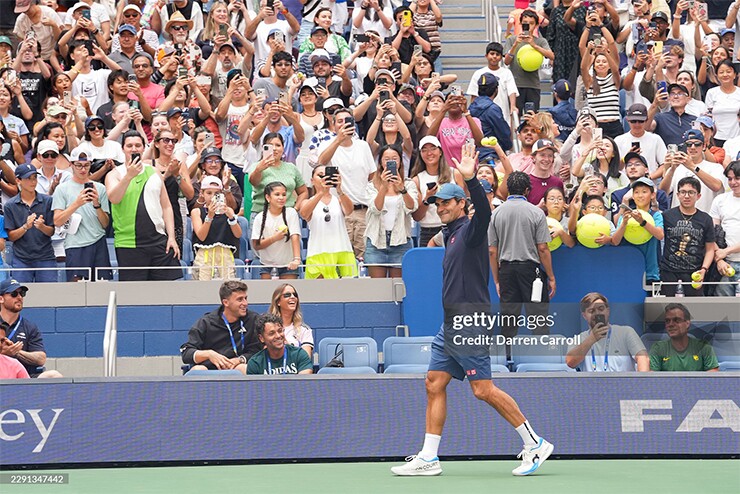 Federer gây chú ý trong buổi tập tại sân Arthur Ashe
