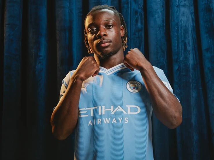 Doku vắng mặt ở trận khai màn mùa giải mới của Man City