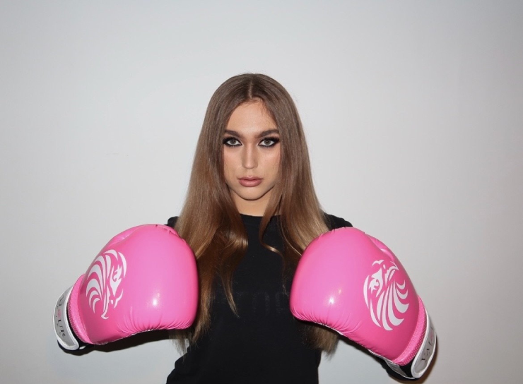 Từ hoa hậu áo tắm đến người mẫu "ảnh nóng", mỹ nhân bỏ sàn diễn đi đấu boxing - 8