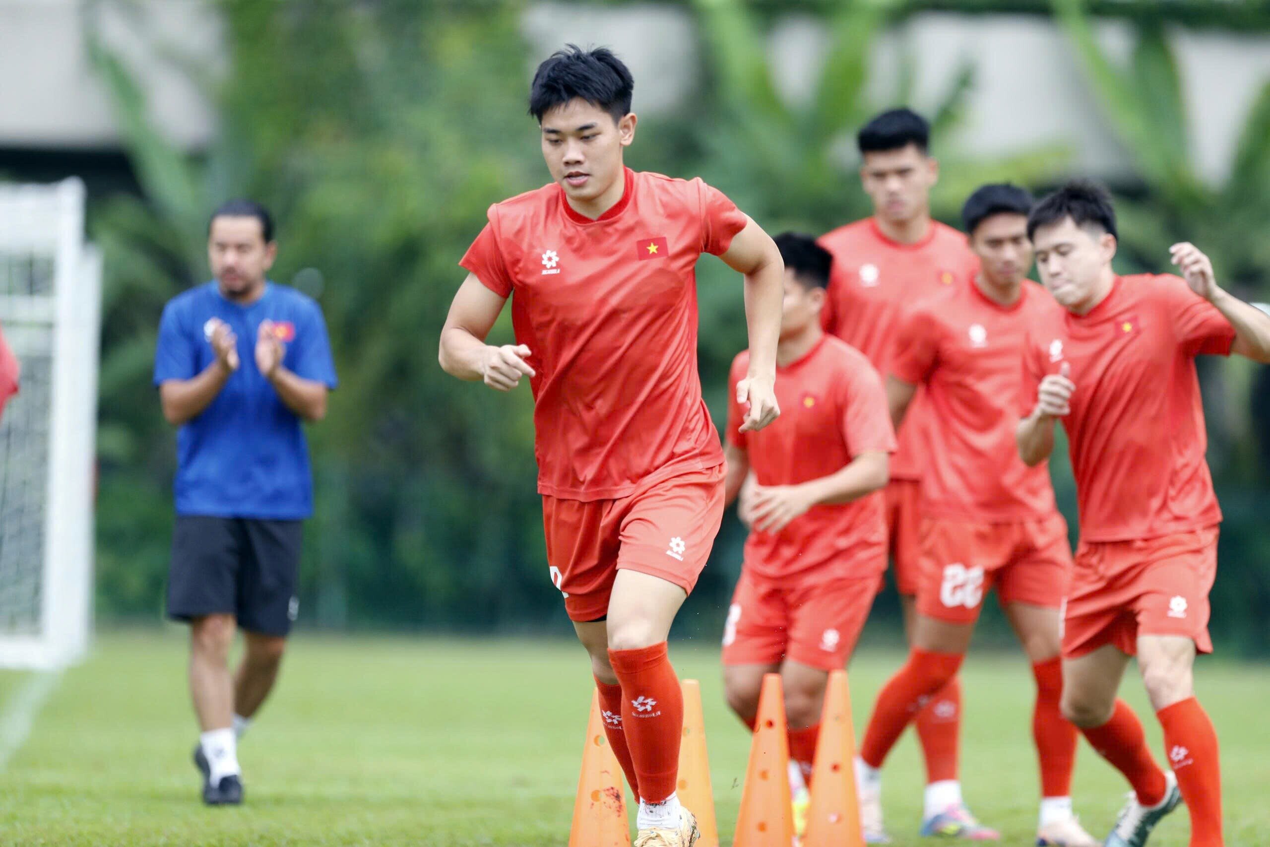 Trực tiếp họp báo trước trận Malaysia - Việt Nam: HLV Kim Sang Sik chuẩn bị gì cho lượt đi? (AFF Cup) - 1