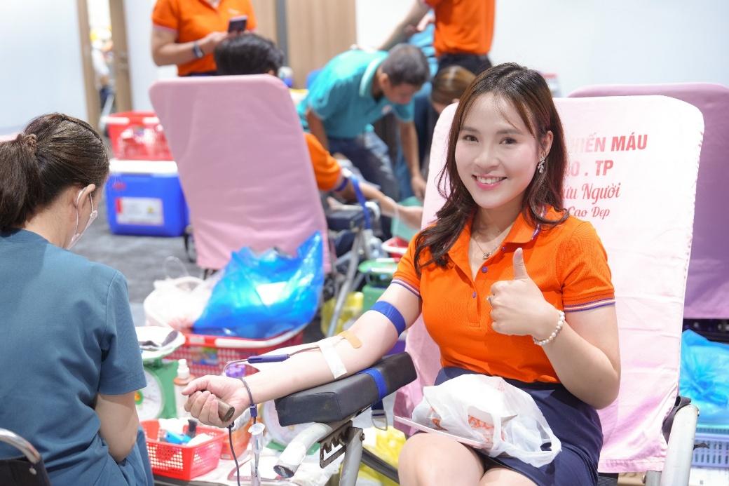 “Kết nối trái tim” và hành trình 14 năm SACOMBANK trao giọt hồng sẻ chia sự sống - 10