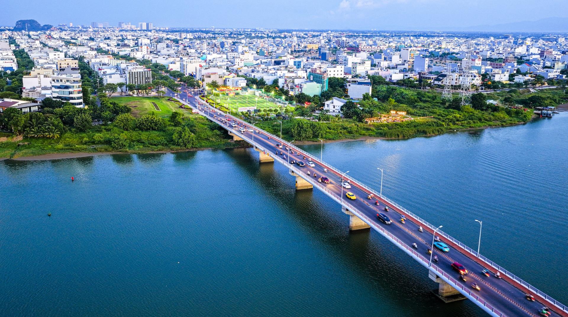 Hạ tầng ngày càng phát triển ở phía Nam trung tâm giúp shophouse khối đế vừa thu hút lượng lớn khách hàng, vừa sở hữu dư địa tăng giá bền vững trong tương lai.