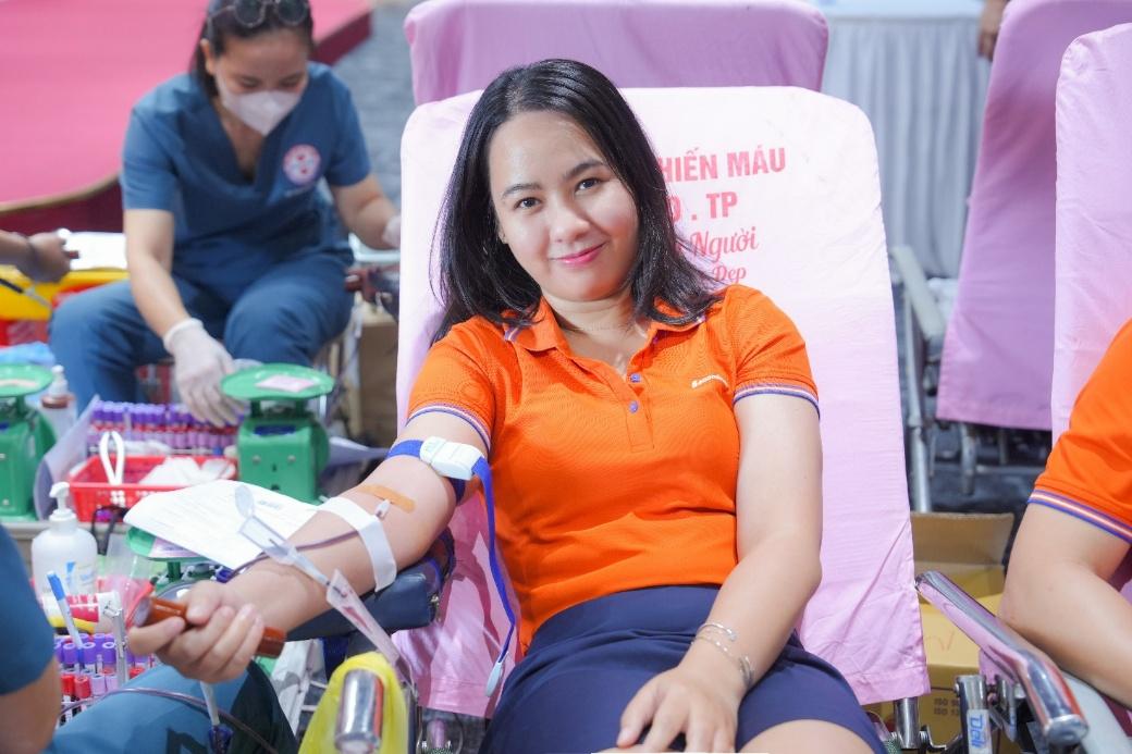 “Kết nối trái tim” và hành trình 14 năm SACOMBANK trao giọt hồng sẻ chia sự sống - 8