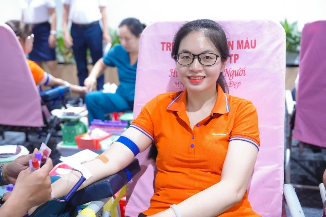 “Kết nối trái tim” và hành trình 14 năm SACOMBANK trao giọt hồng sẻ chia sự sống - 7