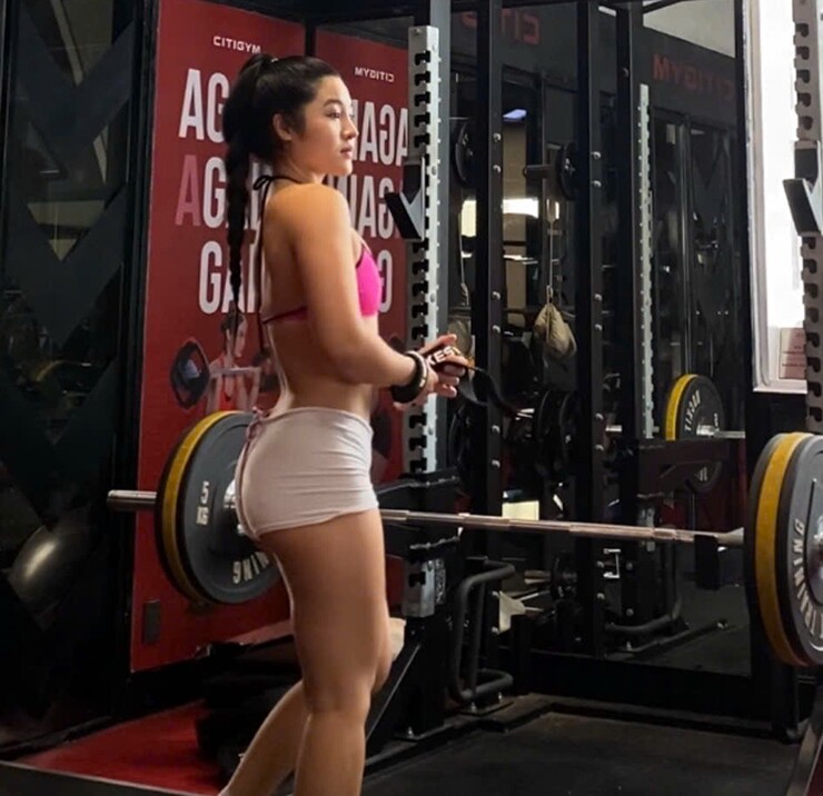 Người đẹp làng chạy Trịnh Lệ mê tập gym, HLV Kim Hà tập xuyên lễ giữ dáng nóng bỏng - 5