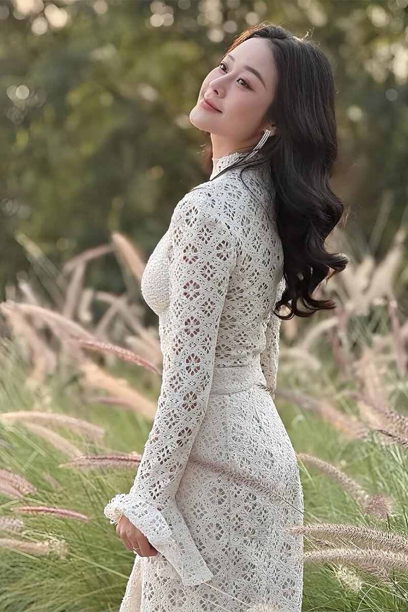 MC Phí Nguyễn Thùy Linh