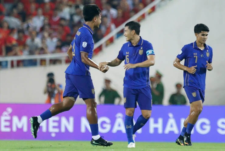 Yotsakorn ghi bàn với pha sút bóng một chạm chéo góc, khiến thủ môn Patrik Lê Giang hoàn toàn bất lực. 