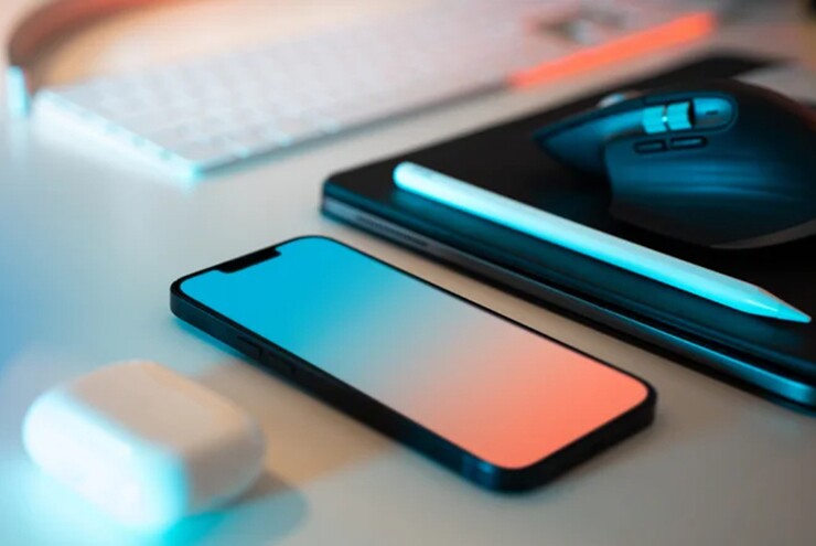 iPad có giá khởi điểm&nbsp;rẻ hơn nhiều so với iPhone.