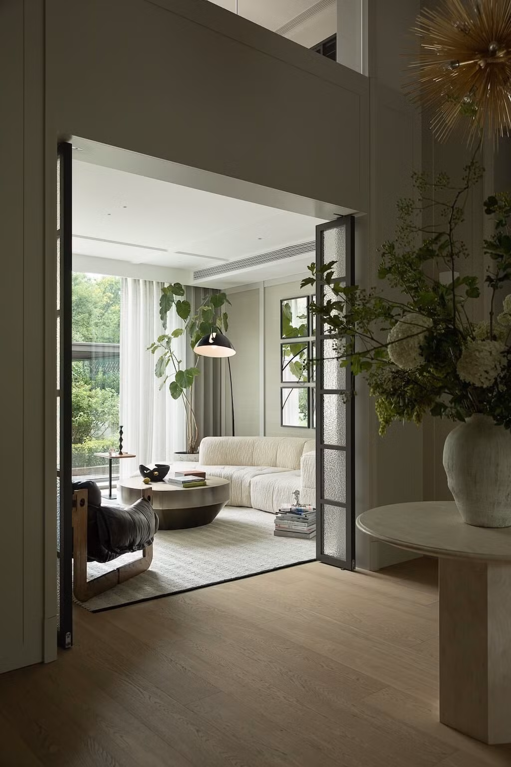 Biệt thự 400m2 ở ngoại ô "chữa lành" với vườn hoa cẩm tú cầu - 10