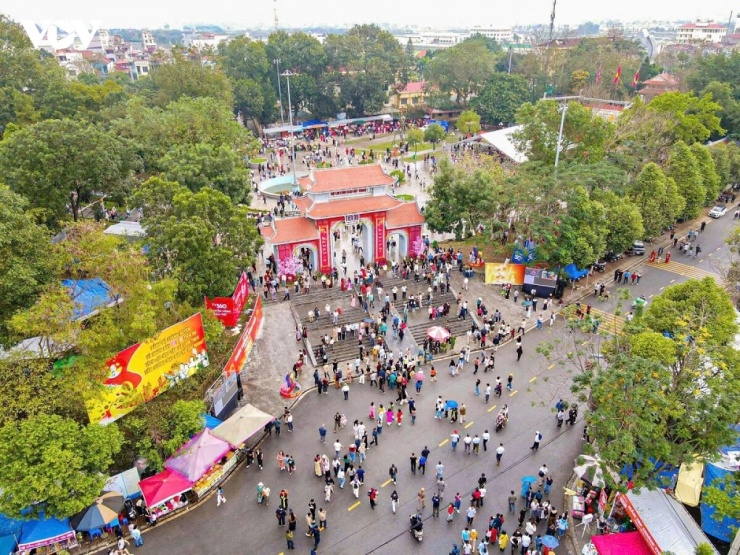 Phường Tiên Du được thành lập trên cơ sở toàn bộ diện tích tự nhiên và quy mô dân số của xã Tiên Du. Xã Tiên Du được hợp nhất từ thị trấn Lim, xã Nội Duệ và xã Phú Lâm, có diện tích tự nhiên 20,97 km², quy mô dân số 45.982 người.