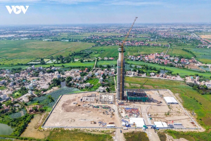 Cùng với phát triển kinh tế, Gia Bình chú trọng bảo tồn, gìn giữ và phát huy các giá trị văn hóa truyền thống, đặc biệt là làng nghề đúc đồng Đại Bái nổi tiếng cùng hệ thống di tích lịch sử - văn hóa trên địa bàn.