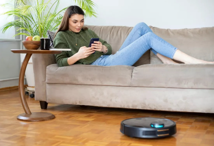 Robot hút bụi bất đắc dĩ bị dùng làm thiết bị theo dõi ngoại tình.