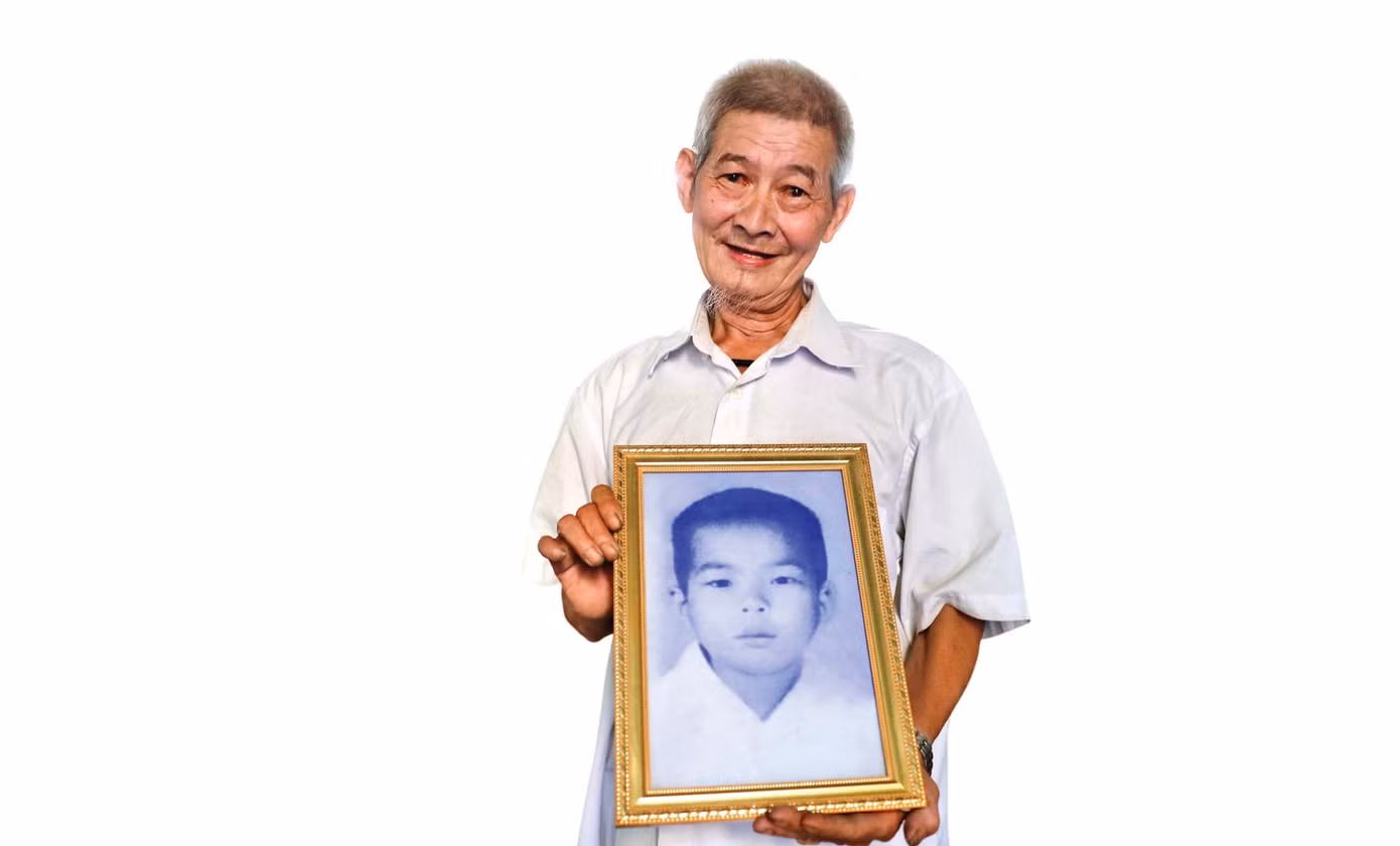 Ông Sơn và di ảnh liệt sĩ Lượm
