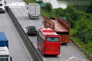 CSGT sẽ xử lý nghiêm xe chạy ‘rùa bò’ bám làn trái trên cao tốc