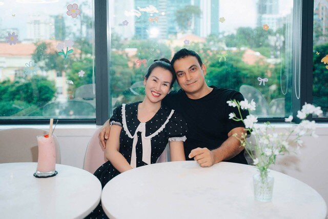 Hồi tháng 1, Võ Hạ Trâm và ông xã Vikas Chaudhary hạnh phúc kỷ niệm 7 năm về chung một nhà.