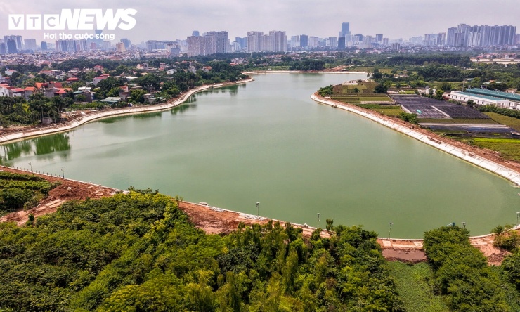 Bên cạnh đó, Hà Nội đang bổ sung loạt hồ điều hòa nhằm tăng khả năng trữ và điều tiết nước trong đô thị. Nhóm 5 hồ điều hòa gồm Phú Đô, Đồng Bông 2, Yên Nghĩa 1, Yên Nghĩa 2 và Thụy Phương nằm trong 10 dự án khẩn cấp về thoát nước, chống úng ngập. Các dự án cơ bản hoàn thành và đưa vào vận hành, phục vụ điều tiết nước trong những trận mưa lớn vừa qua.