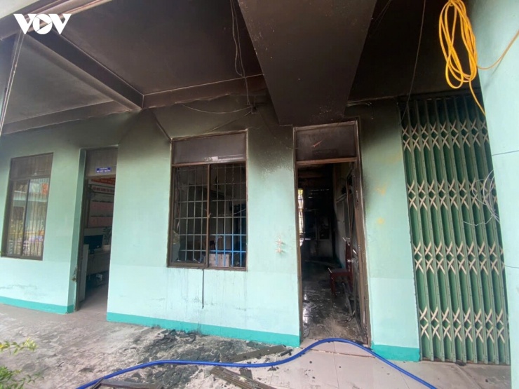 Phòng làm việc bị cháy.