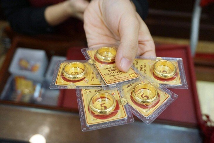 Giá vàng hôm nay, ngày 2/9, giữ ổn định giá vàng miếng và giảm giá vàng nhẫn trong nước. Ảnh: VNN.