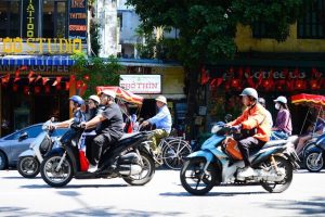 Miền Bắc, miền Trung nắng nóng gay gắt hết ngày mai