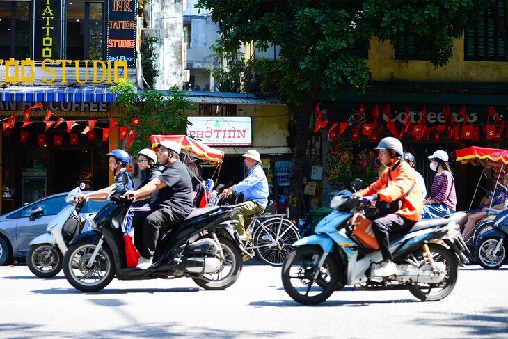 Miền Bắc, miền Trung nắng nóng hết ngày mai. Ảnh: Tuấn Anh