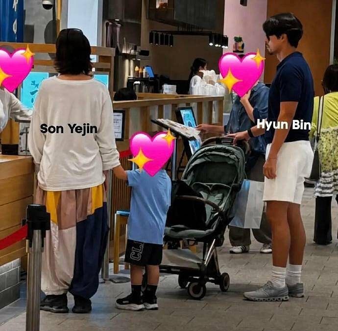 Son Ye Jin, Hyun Bin và con trai đi du lịch Nhật. Ảnh: Instagram