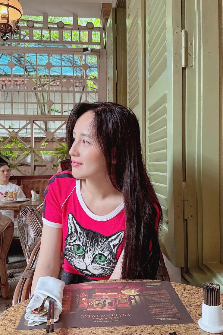 Ảnh sao 3/9: Hoa hậu Mai Phương Thúy mong có người yêu - 2