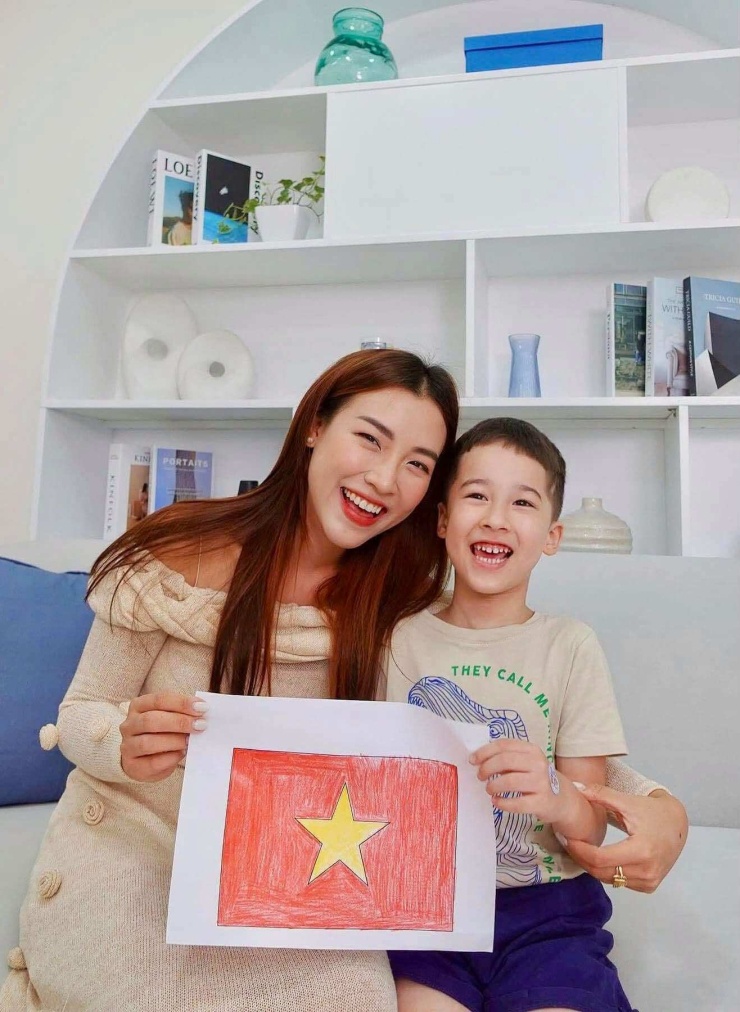Ảnh sao 3/9: Hoa hậu Mai Phương Thúy mong có người yêu - 3