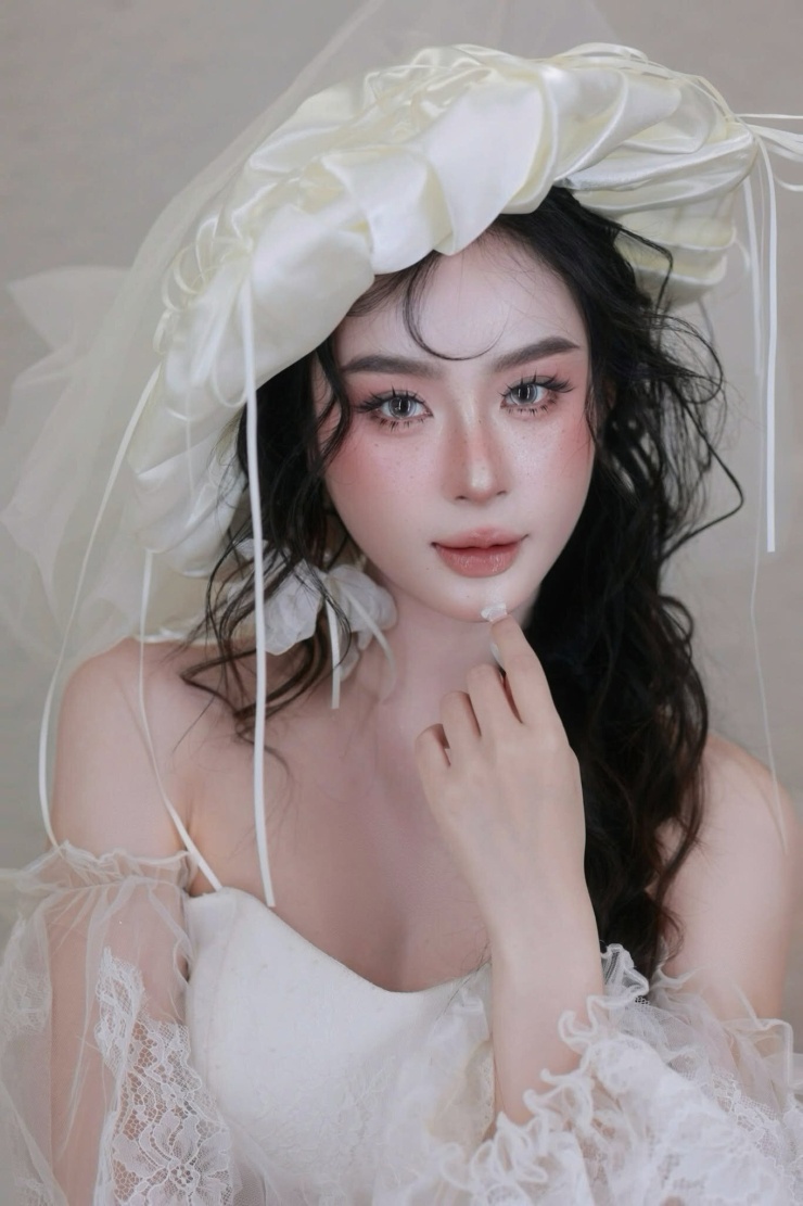 Bên cạnh diễn xuất tự nhiên, Thảo My sở hữu nhan sắc cuốn hút, xinh đẹp.