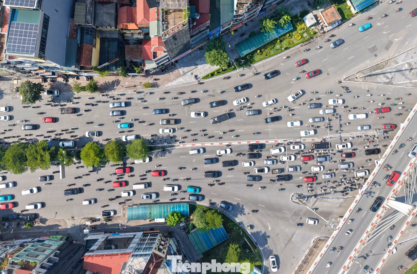 Hà Nội sáng đầu tiên sau nghỉ lễ: 'Đi hơn một tiếng vẫn chưa qua được nút giao' - 5
